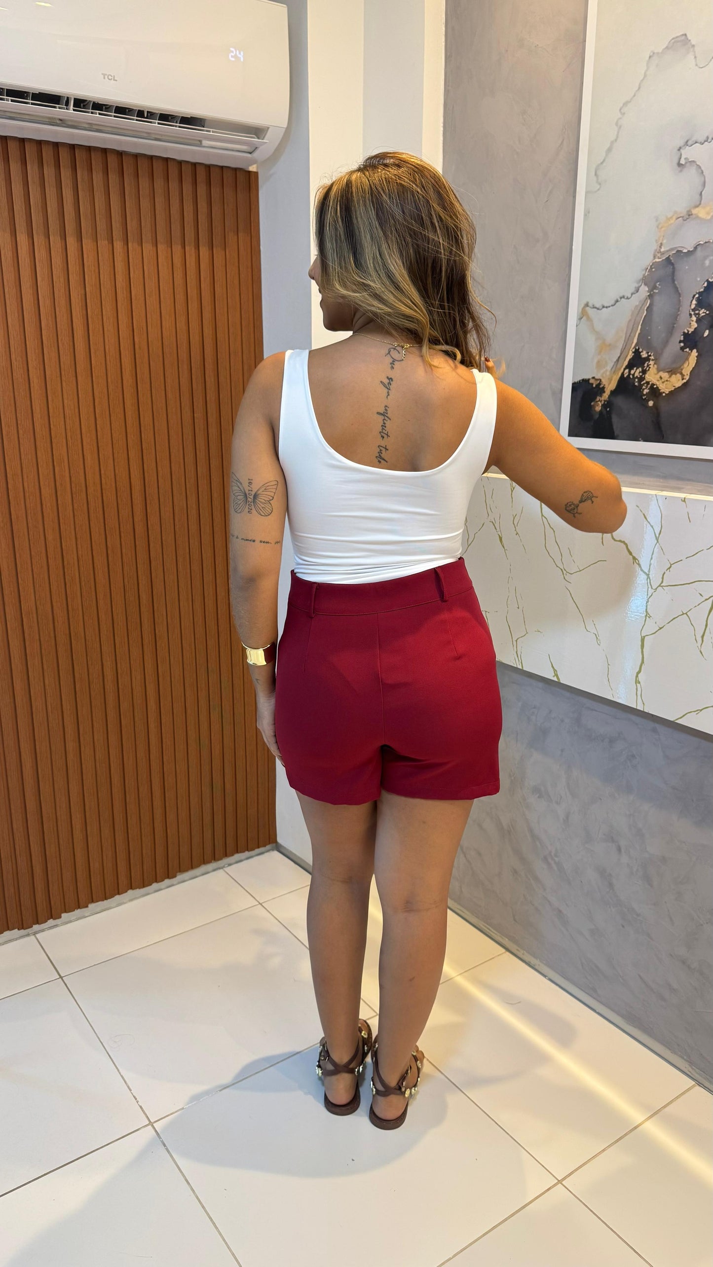 Short saia com modelagem reta